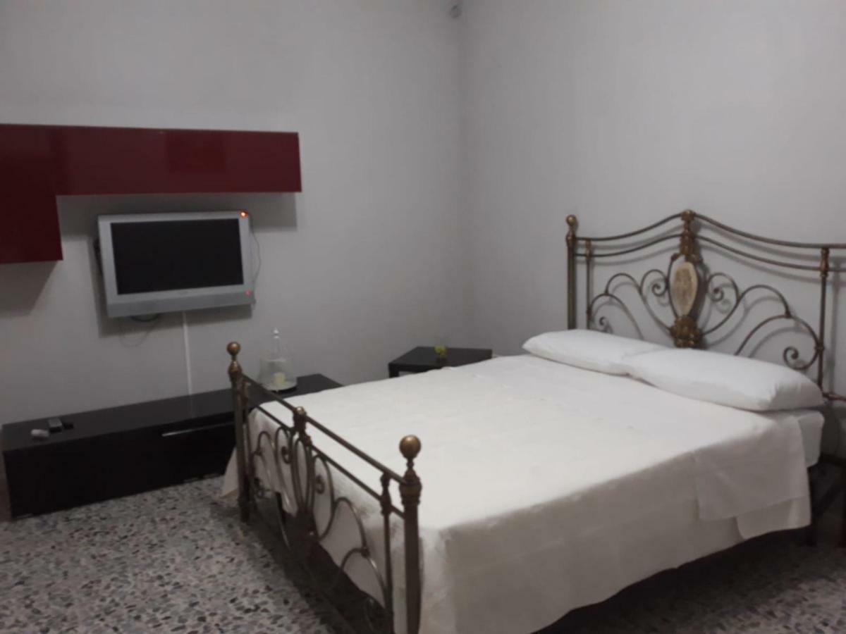 La Casa Del Re Borbone Apartment Наполи Екстериор снимка