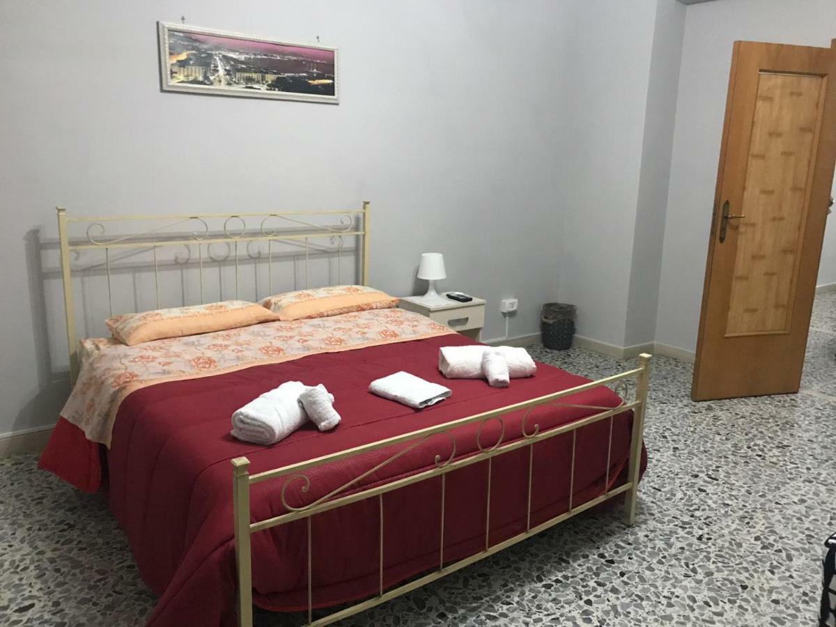 La Casa Del Re Borbone Apartment Наполи Екстериор снимка