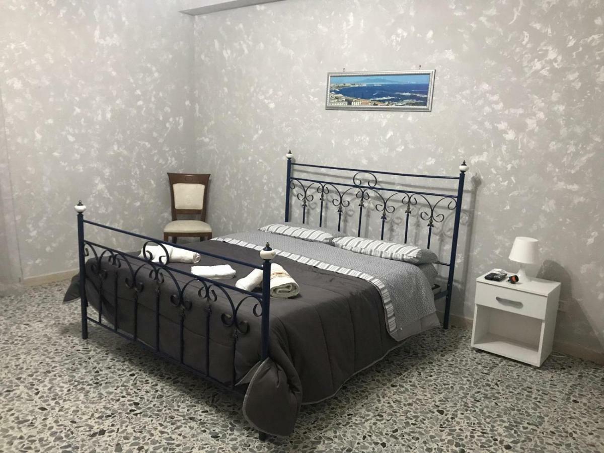 La Casa Del Re Borbone Apartment Наполи Екстериор снимка